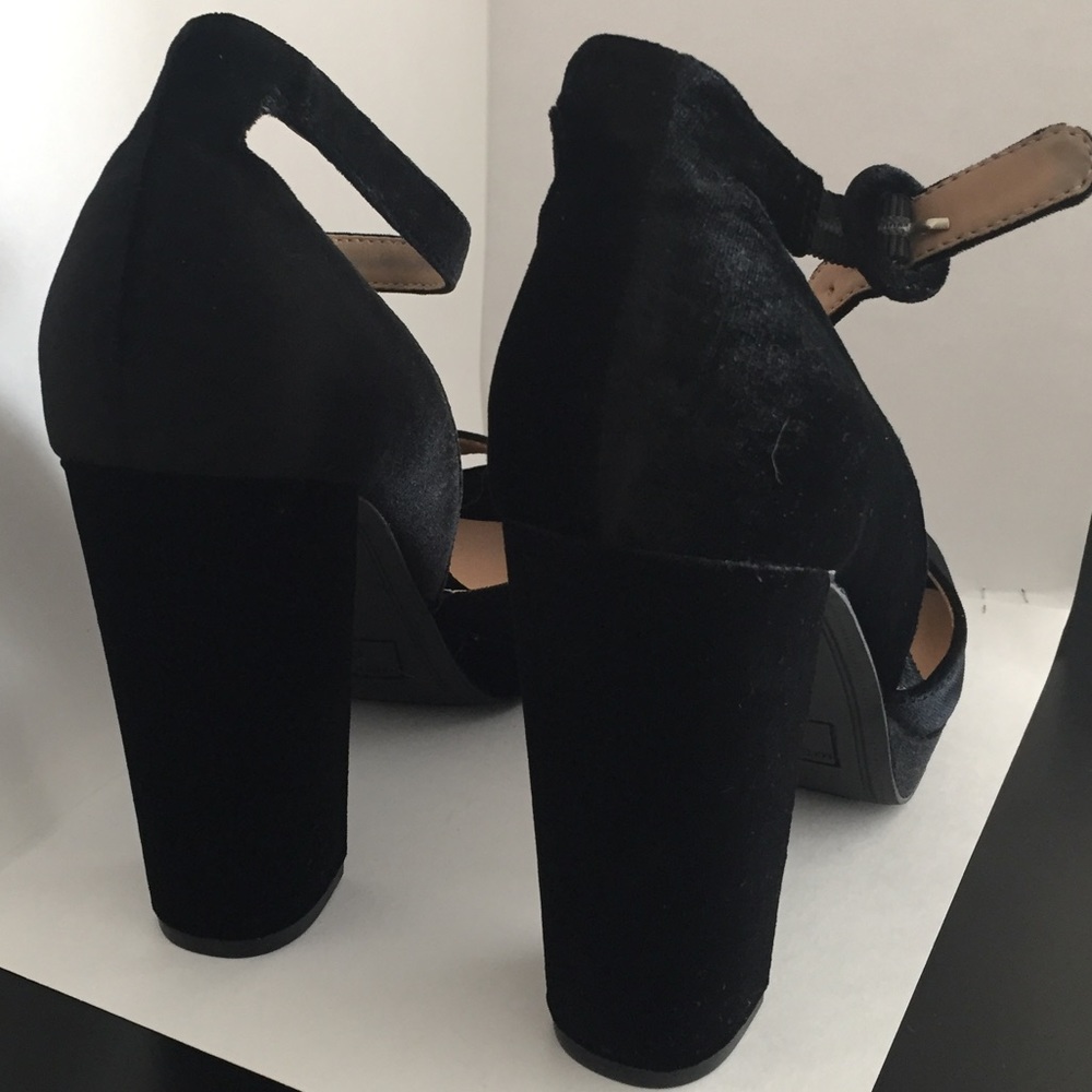 Nine West Platform Peep Toe Pump - size 9 - Picture 3 of 8